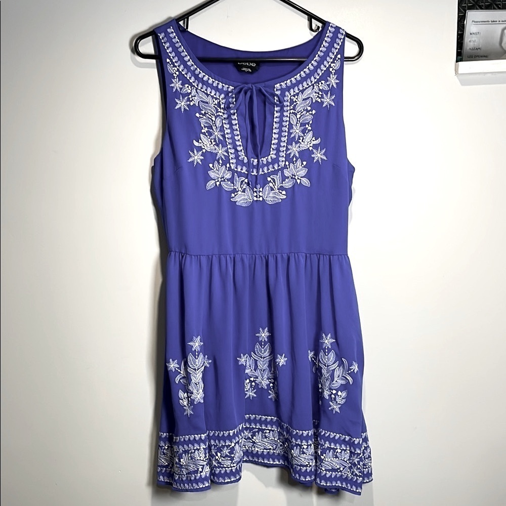 Bebe Blue Embroidered Mini Dress Boho Bib Collar Tie Front Size 8 - Picture 2 of 12